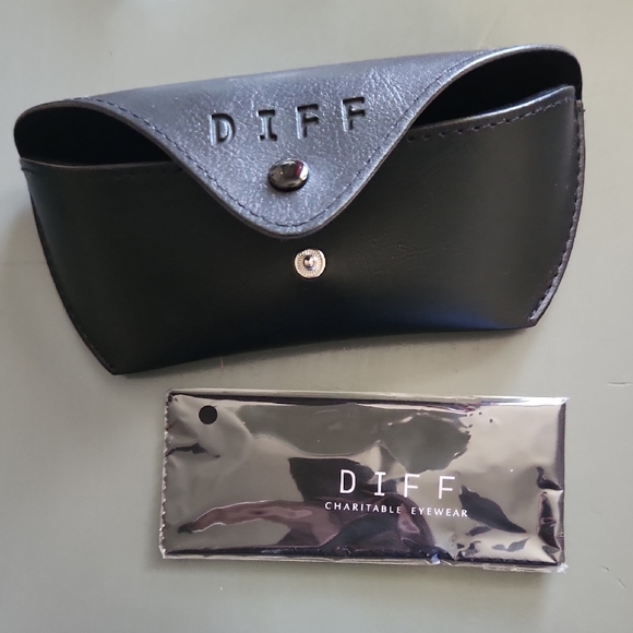 Brand NEW Black and BLUE/GRAY DIFF Sunglasses main image 3